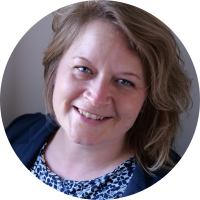 Dr Stacey Mearns